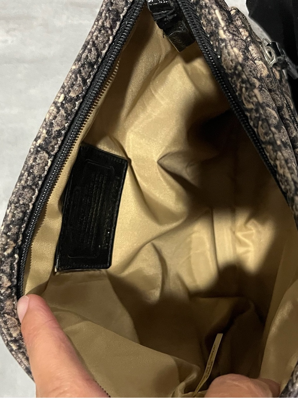 Coach Taylor Getaway Snake Print Nylon Crossbody File Bag EUC - Picture 11 of 11